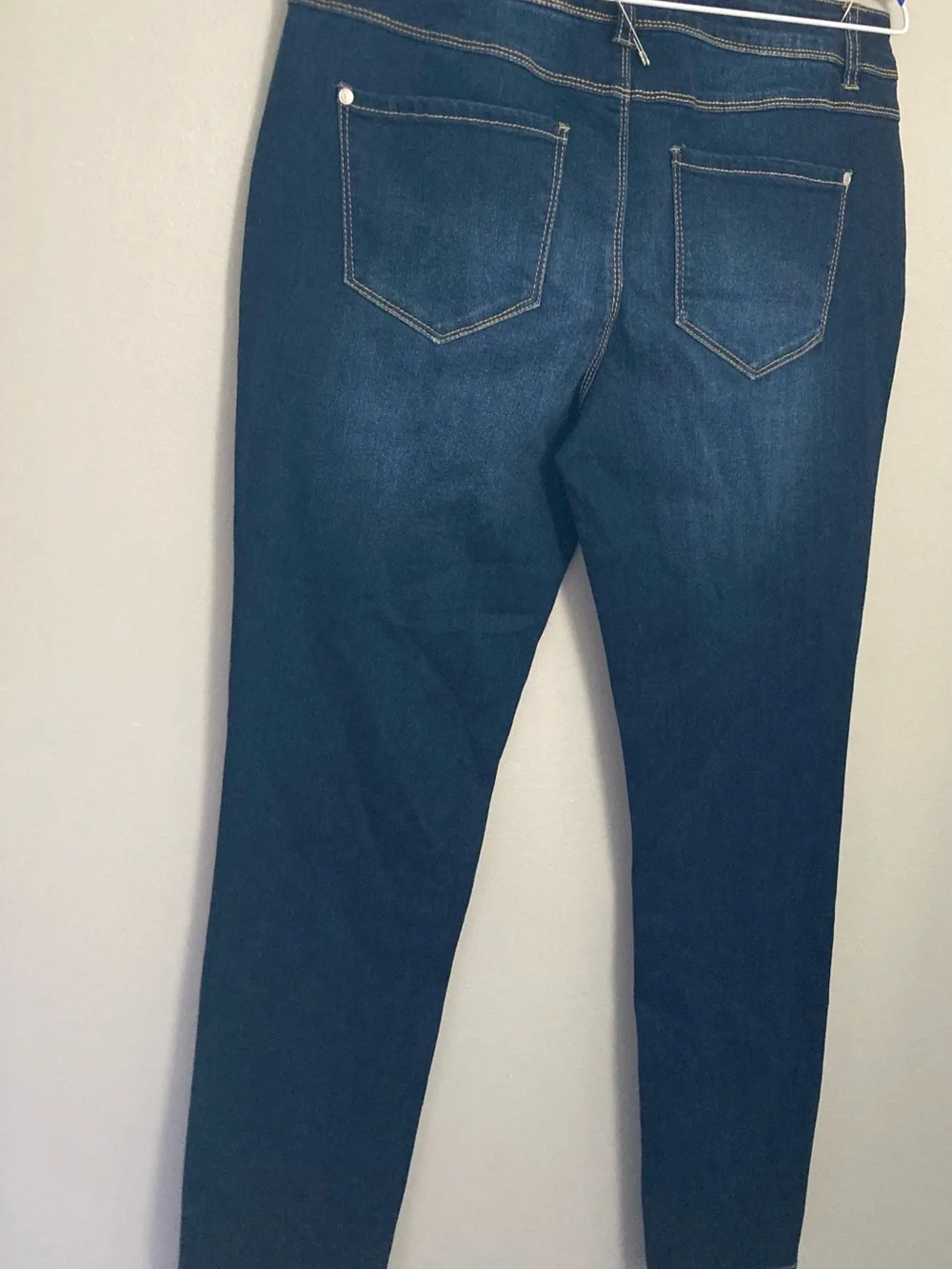 NWT  C est. 1946 Sz 8 Jeans Embroidered Rose Mid Rise